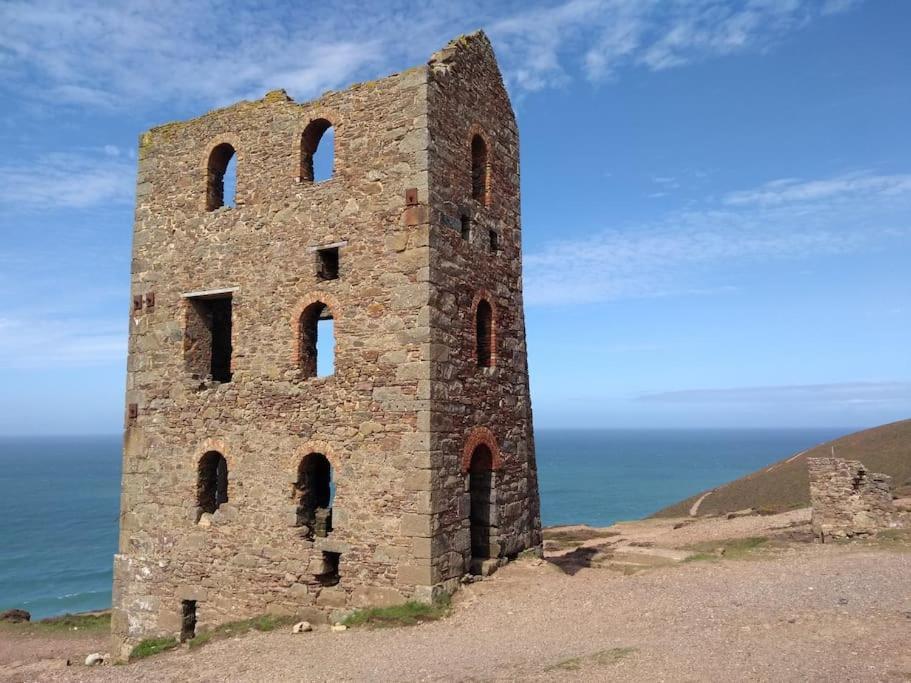 Dingley Dell - Superb Location For Truro In Private Accommodation Perranwell Экстерьер фото